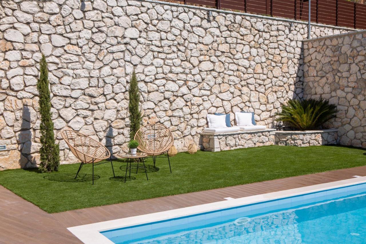 Heavenly Heights Villas By Kb Hospitality Evgiros Exterior photo